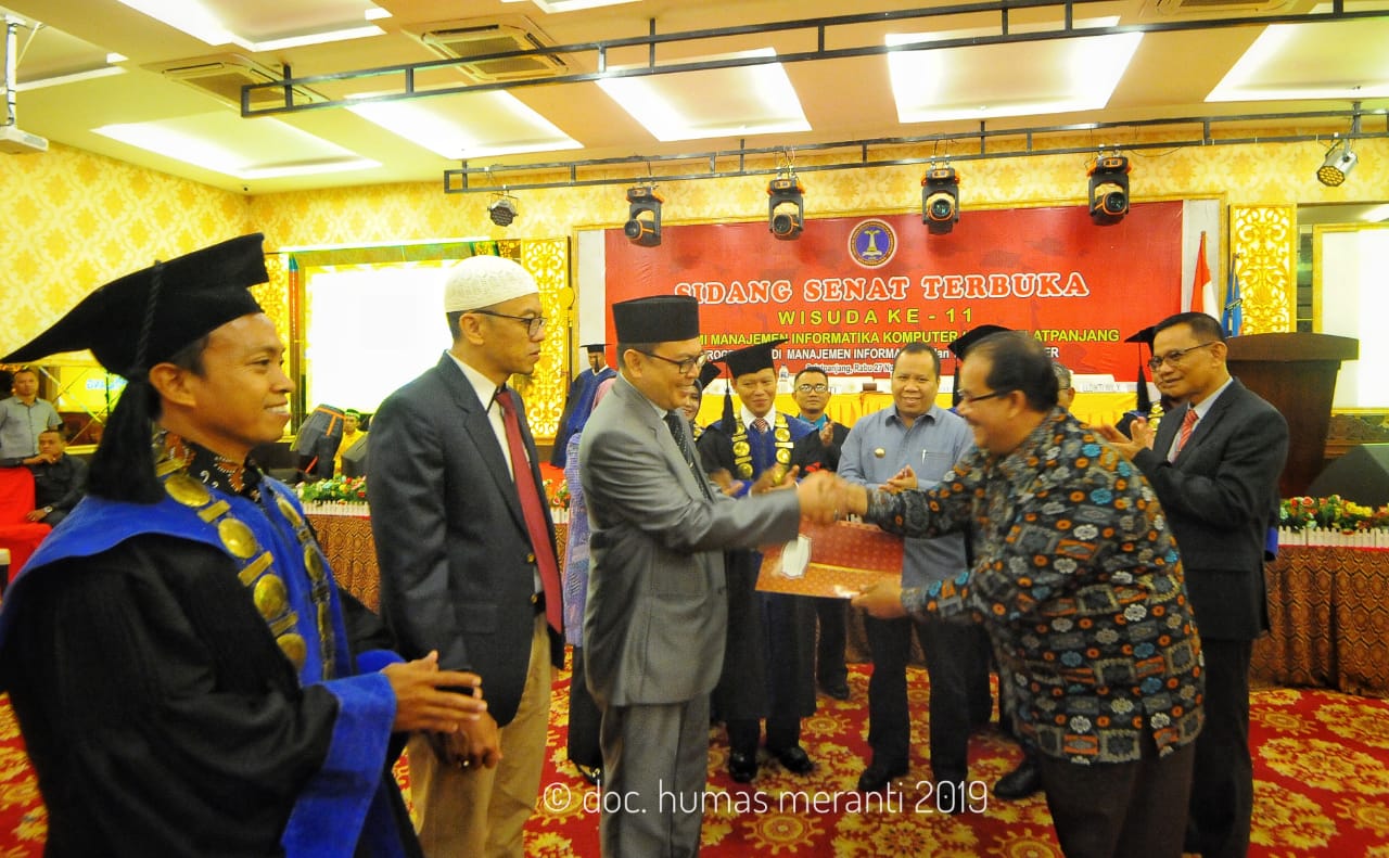 AMIK Gelar Sidang Senat Terbuka Wisuda Ahli Madya