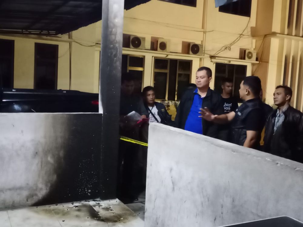 Polisi Sebut Pelaku Molotov Pos Satpol PP Riau Kendarai Dua Motor