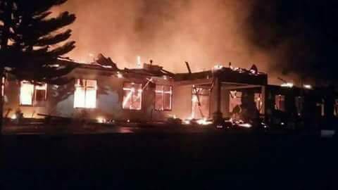 Polres Dharmasraya Padang Dibakar Dua Orang Tak Dikenal, Bawa Busur dan Anak Panah