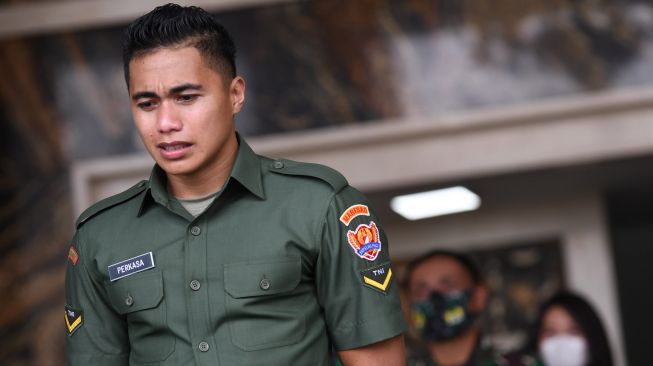 Aprilia Manganang Bikin Heboh Pamer Punggung Basah