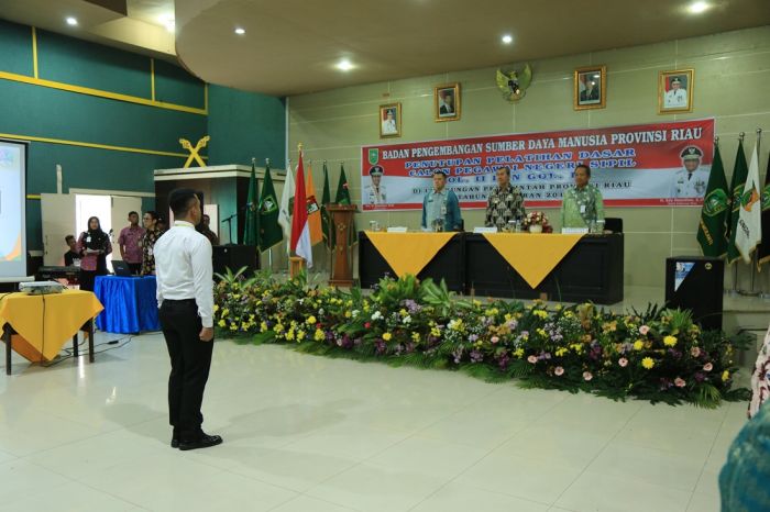 Pelatihan Dasar Calon PNS Golongan II Dan III Lingkungan Pemprov Riau Resmi Ditutup