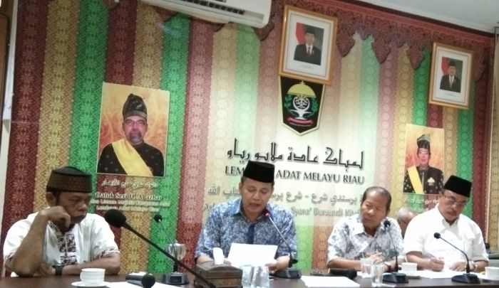 LAMR akan Berikan Sanksi Adat Bagi Penghina Gubernur Riau