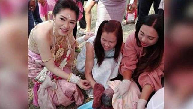 Pernikahan di Thailand Tertunda Gara-Gara Tamu Melahirkan