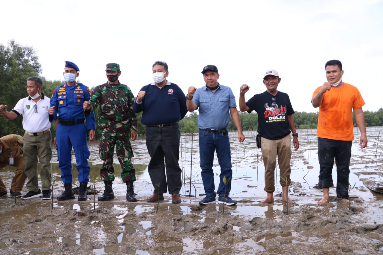 Puluhan Wartawan Inhil Eksplorasi Budaya Suku Duanu Dan Pantai Terumbu Mabloe