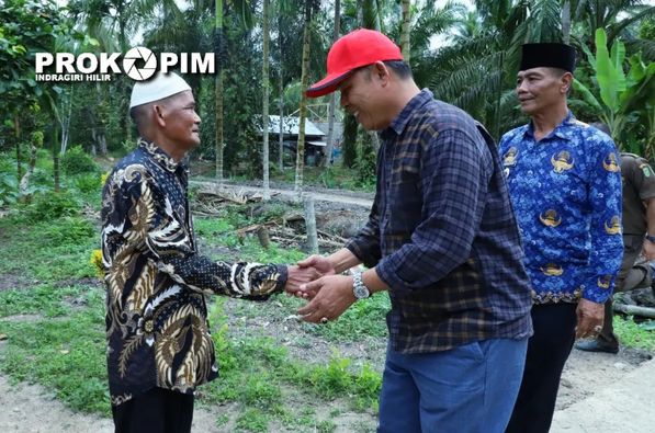 PJ Bupati Inhil Sambangi Kantor Desa Mumpa kecamatan Tempuling