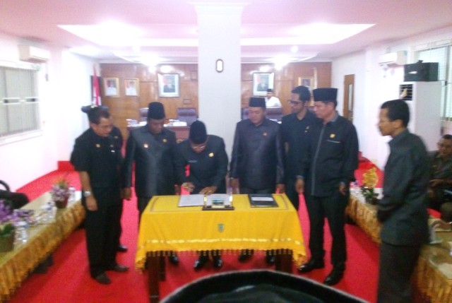 DPRD Rohil Gelar Paripurna Nota Kesepakatan APBD-P 2016