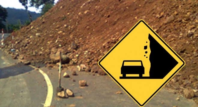 Longsor, Jalur Lintas Riau-Sumbar Tersendat