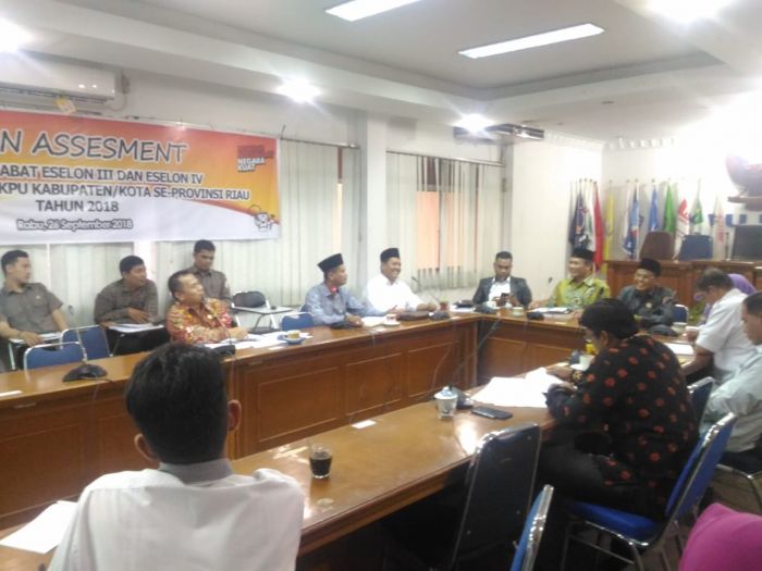 Bawaslu dan KPU Riau Bahas Isu Pemilu 2019