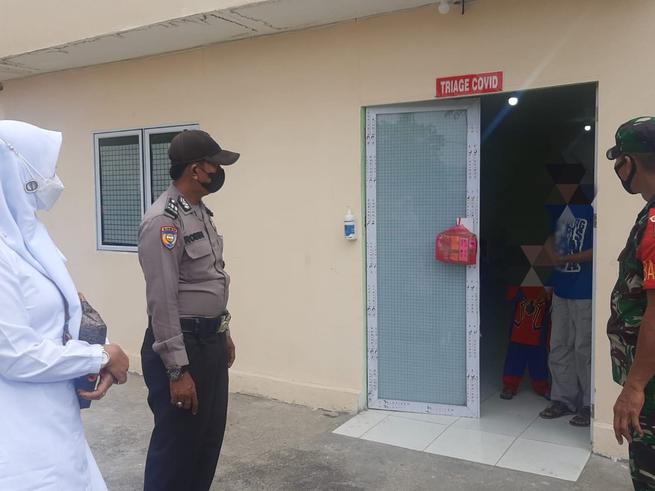 Petugas Posko PPKM Mikro Tembilahan Hulu Laksanakan Tracing Terhadap Warga yang Terkonfirmasi Positif Covid-19