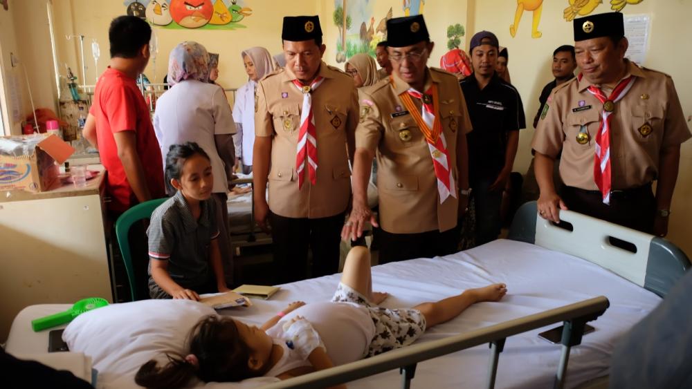 HM Wardan dan Kadis Kesehatan Mengunjungi Anak Pederita Gizi Buruk Di RSUD Puri Husada Tembilahan