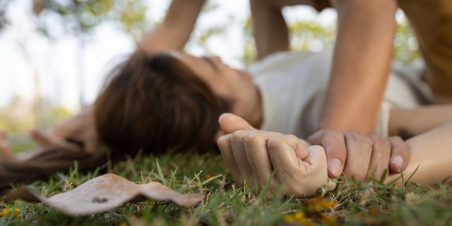Astaga! Lima Orang Datangi Pasutri di Kebun, Suami Diikat dan sang Istri Diperkosa