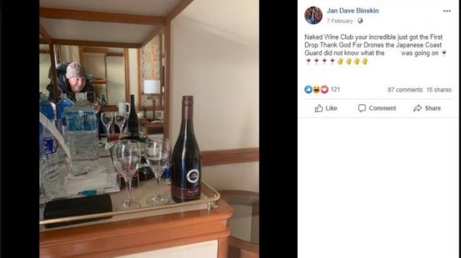 Dikarantina di Tengah Laut, Pasangan Ini Pesan Wine Pakai Drone