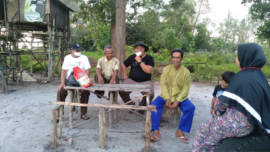 Jelang Buka Puasa, Yudi Iskandar Kembali Berikan Bantuan Pada Masyarakat Desa Pengujan