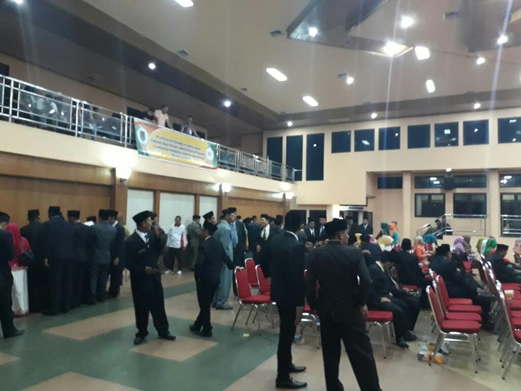 Pentikan Pejabat di Inhil Molor