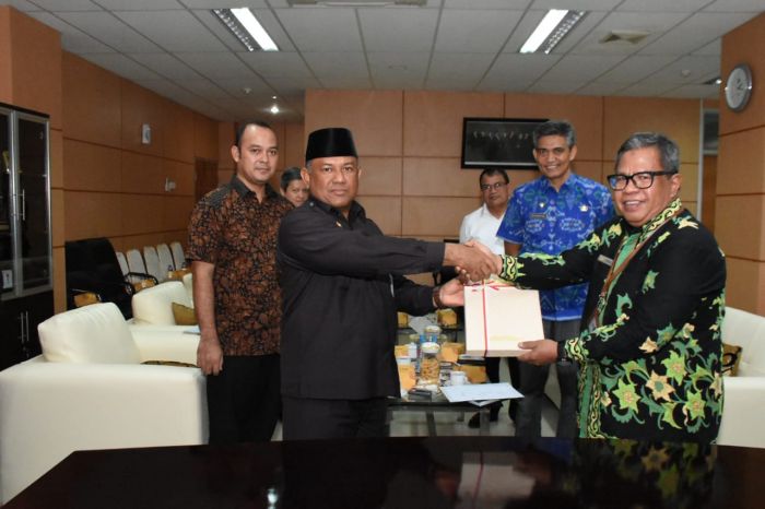 BPK RI Perwakilan Riau Serahkan LHP Dana BOS dan PIP Kampar