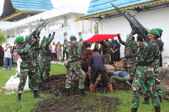 Kodim 0314/Inhil Beri Penghormatan Terakhir kepada Veteran