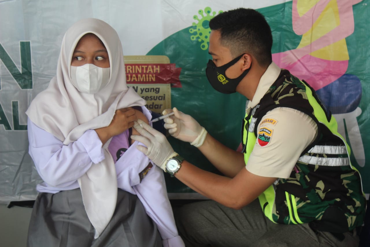 Kodim 0314/Inhil Kembali Gelar Vaksinsi Dosis II, Kepada Pelajar di SMAN 1 Tembilahan Hulu
