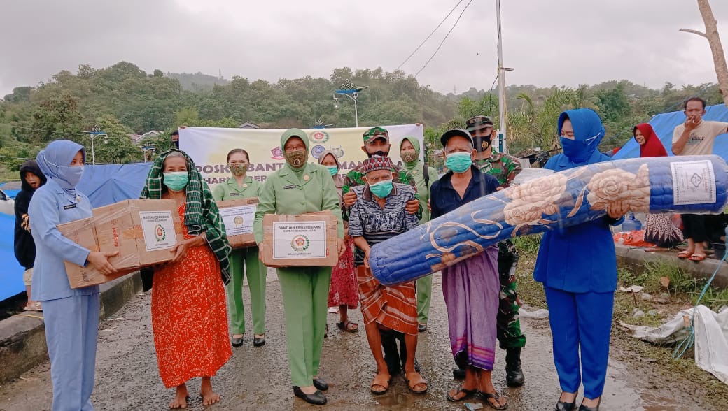 Bantuan Ketum Dharma Pertiwi Untuk Korban Gempa Disalurkan Kepada Masyarakat Mamuju