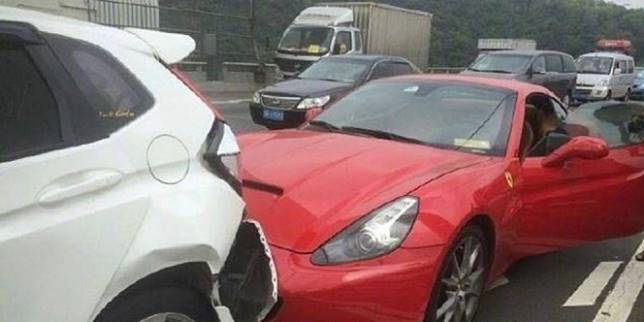 Tadinya Mau Ngamuk, Pas Lihat Wajah Penabrak Berubah Kalem