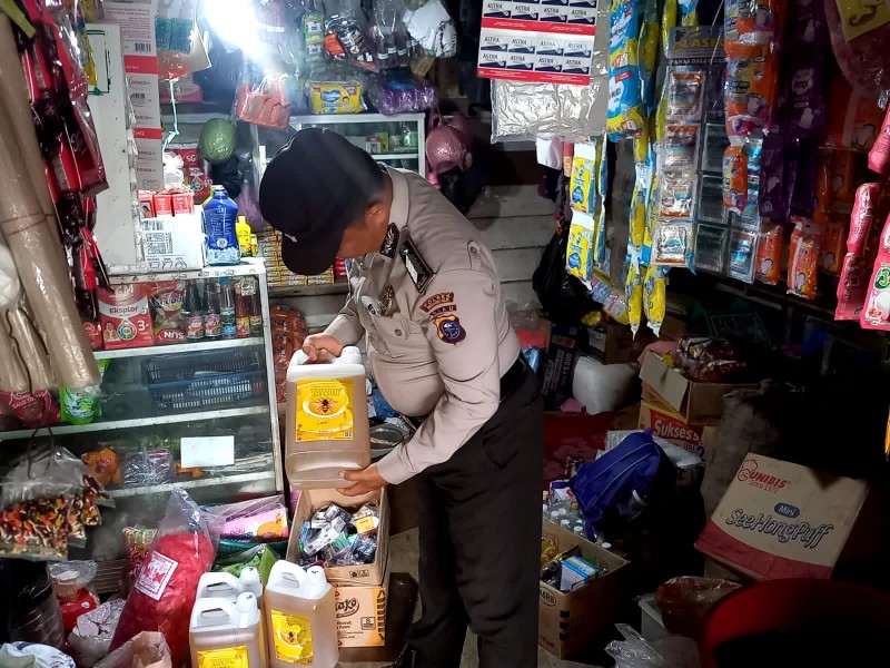 Polsek Tempuling Pantau Harga Sembako di Kelurahan Pangkalan Tujuh