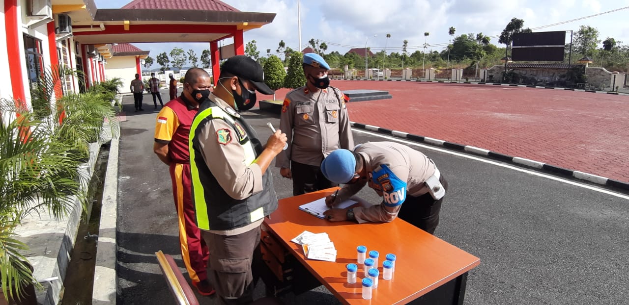 Propam Polres Bintan Laksanakan Test Urine Dadakan Terhadap 25 Personil Polres Bintan