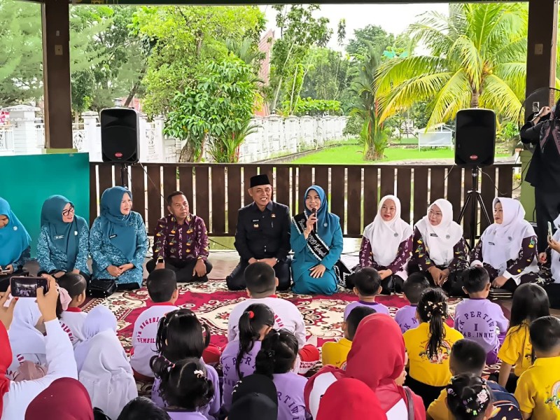 Bunda Paud Inhil Terima Kunjungan Peserta Didik PAUD di Kediaman Bupati