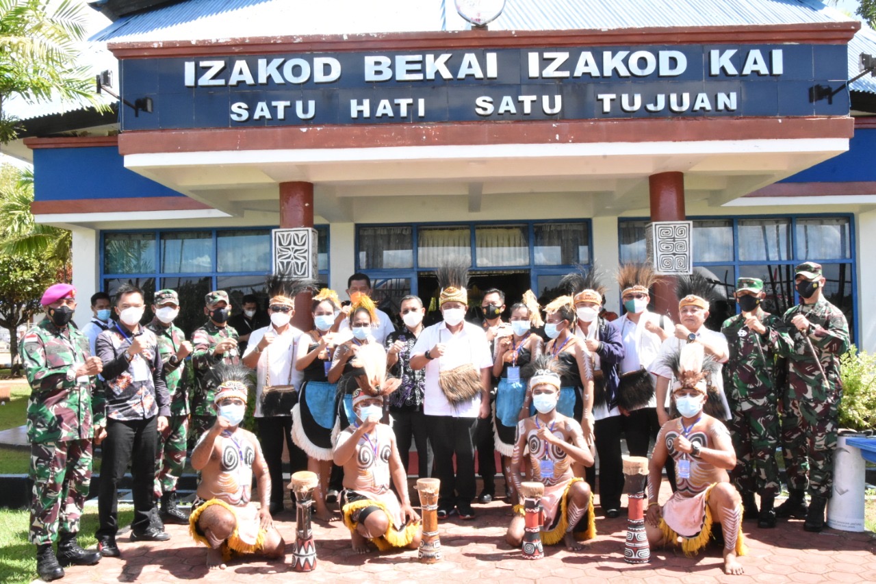 Danrem 174 Merauke Dampingi Ketua Umum KONI Pusat Tinjau Venue PON XX Di Merauke