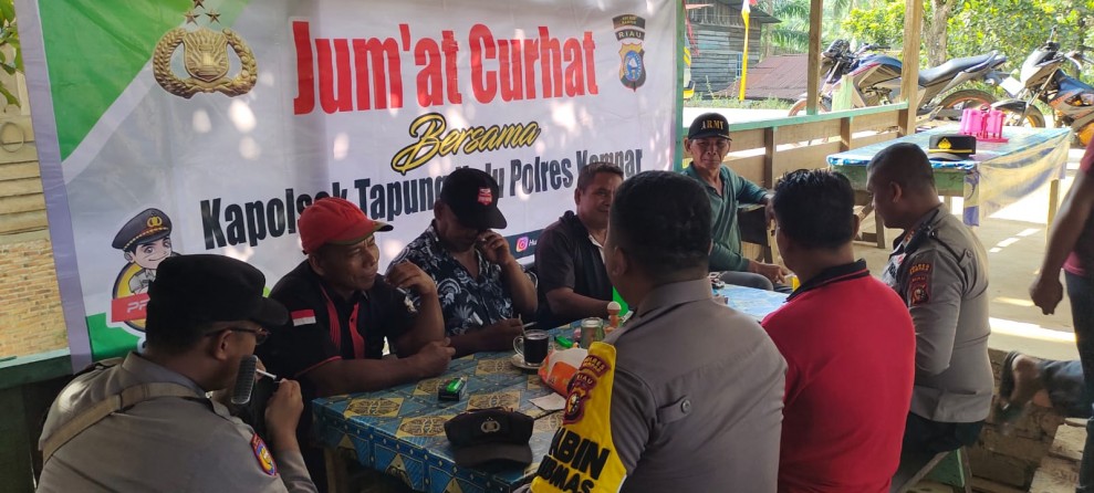 Polsek Tapung Hulu Bersinergi Dengan TNI dan Pemdes Tindaklanjuti Keluhan Warga Dalam Jum'at Curhat