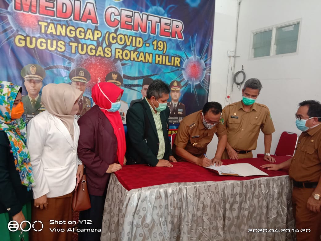 Pemkab Rohil Terima APD