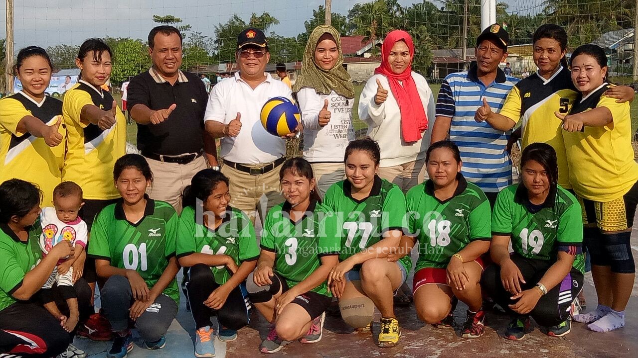 Buka Turnamen Bola Kaki Dan Volly Ball Marwan Yohanis Cup III, DPRD Riau : Masyarakatkan Olahraga