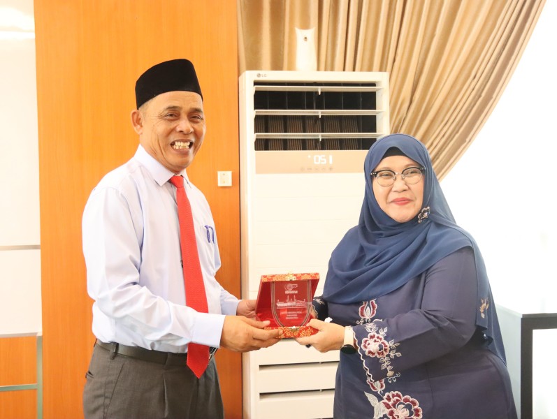 Bupati Inhil Herman Terima Audiensi Rektor Universitas Abdurab, Siap Terapkan Teknologi Olah Sampah di Inhil