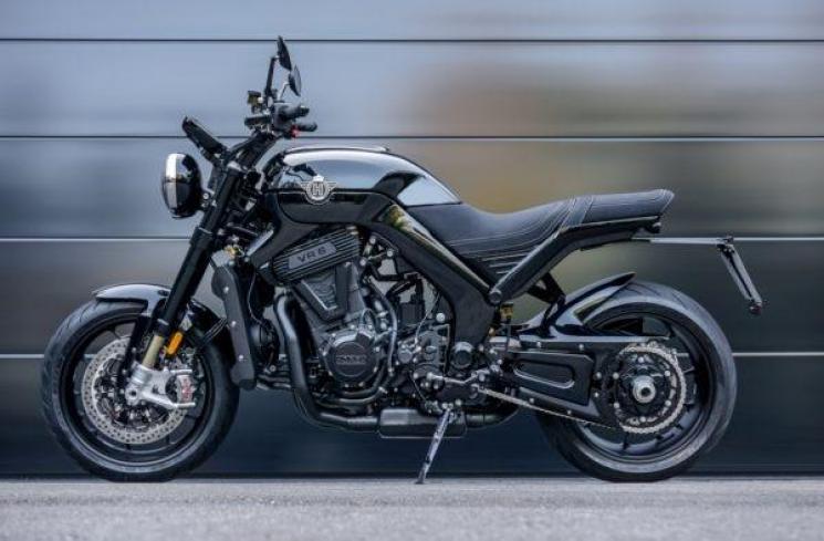 Motor Buatan Jerman Ini Bermesin 6 Silinder TOHC!