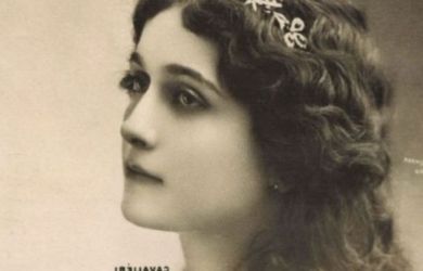 Inilah Foto Wanita Cantik Alami dari 100 Tahun Lalu