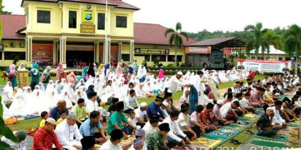 Polres Kampar Laksanakan Shalat Idul Adha di Halaman Mapolres