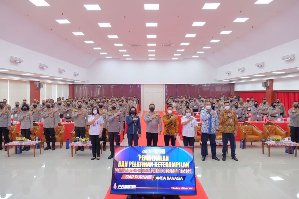 Buka Pelatihan Bagi Personel Yang Akan Masuk Masa Pensiun, Kapolda Berikan 1 Unit Rumah.