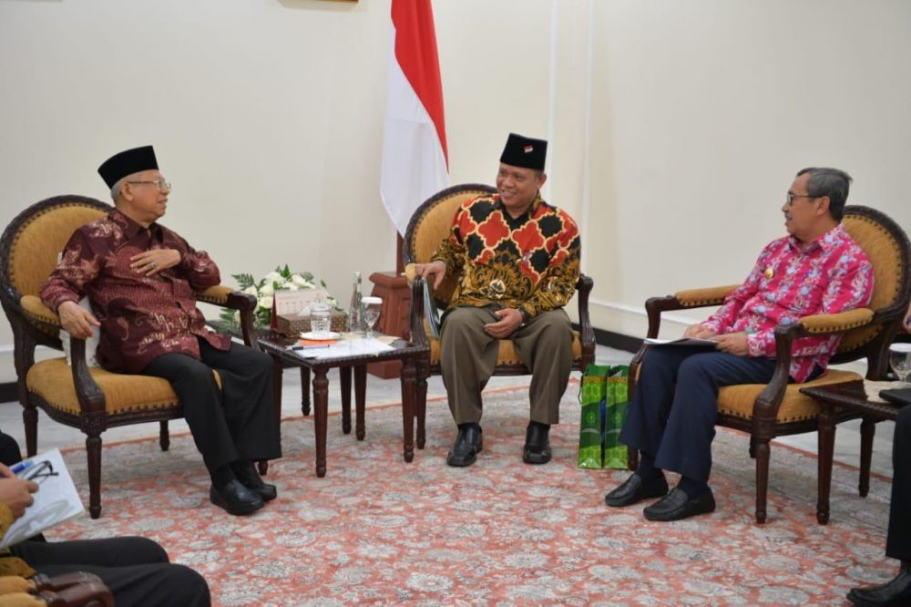 Gubri dan Rektor UIN Suska Riau Temui Wapres
