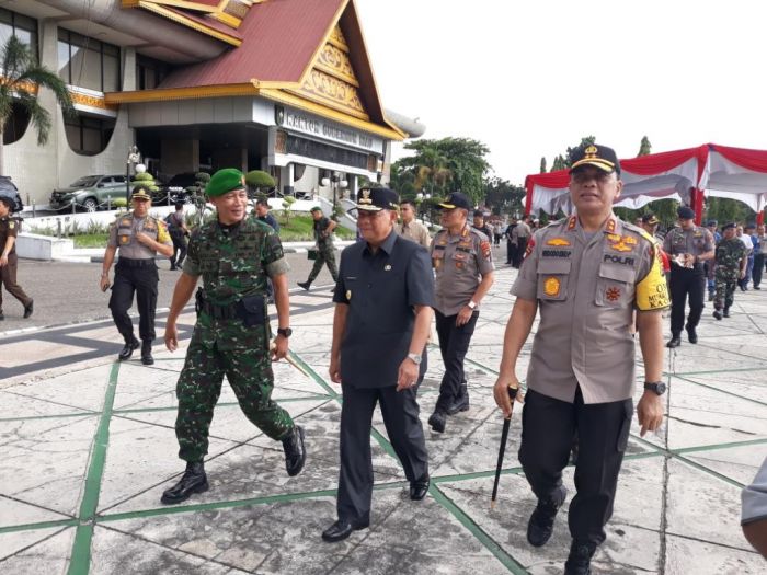 Wagub Pimpin Upacara Apel Gelar Pasukan Operasi Ketupat Muara Takus 2019