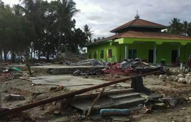 ALLAHU AKBAR... Tsunami Hanya ‘Terbang’ di Atas Kubah, Masjid Jami Pantoloan Tetap Utuh