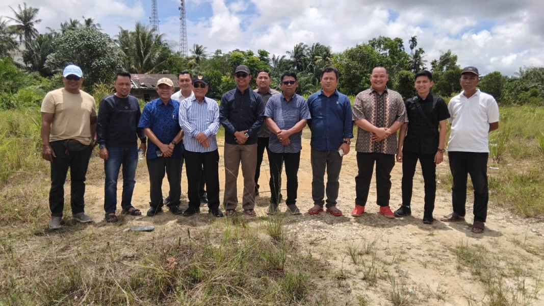 Bupati Rohil Bistamam Tinjau lahan Hibah Rencana Pembangunan Universitas