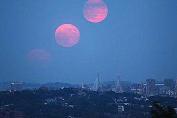 Malam Ini Kabarnya Akan Ada Fenomena Bulan Kembar