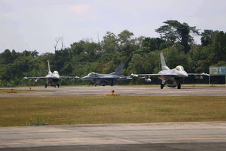 Latihan Manuver F-16 TNI-AU dan Amerika Awali Terbang Pengenalan
