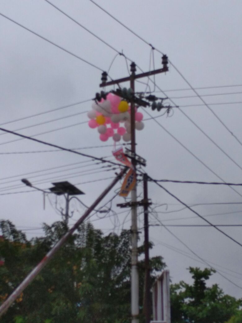 PLN Tembilahan Larang Masyarakat Terbangkan Benda Dekat Jaringan Listrik