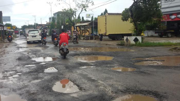 Dinas PUPR Riau Kejar Perbaikan Sejumlah Jalan Provinsi