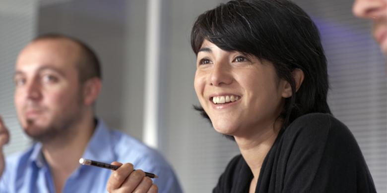 Letakkan Ponsel Anda dan Lihat Lawan Bicara Anda