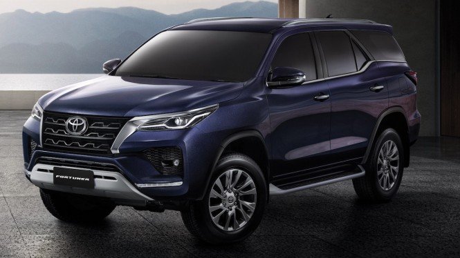 Ada Tambahan Fitur, Fortuner Baru Mengaspal Hari Ini