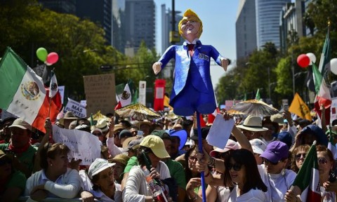 Ribuan Warga Meksiko Demo Kecam Kebijakan Trump