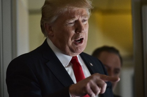 Trump Bertekad Batalkan Blokade Kebijakan Imigrasi