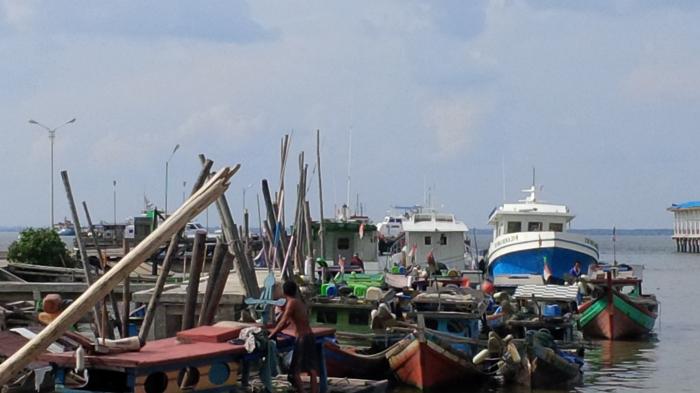 Nelayan Dumai Keluhkan Limbah Industri, Penghasilan Menurun