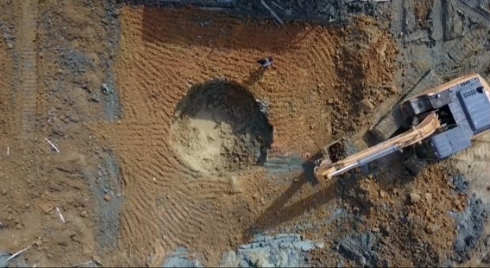 Alat Berat Mulai Bersihkan Sisa Semburan Lumpur di Ponpes Al Ihsan Pekanbaru