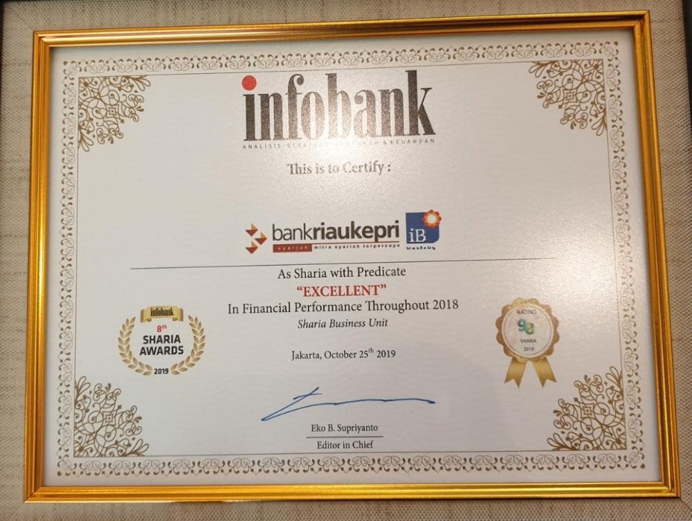 UUS Bank Riau Kepri Raih Penghargaan Institusi Keuangan Syariah Excellent Versi Infobank 2019